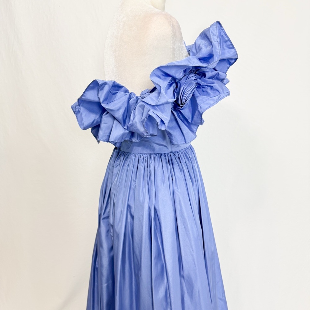 Elegant Off-Shoulder Blue Gown - Picture 7 of 9